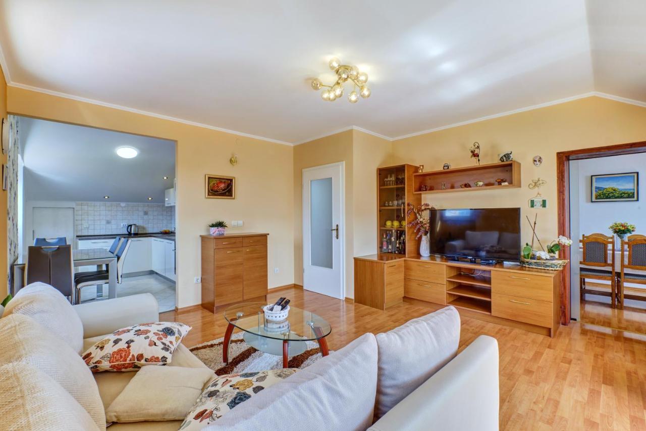 Apartment Dami Mali Losinj Exterior photo