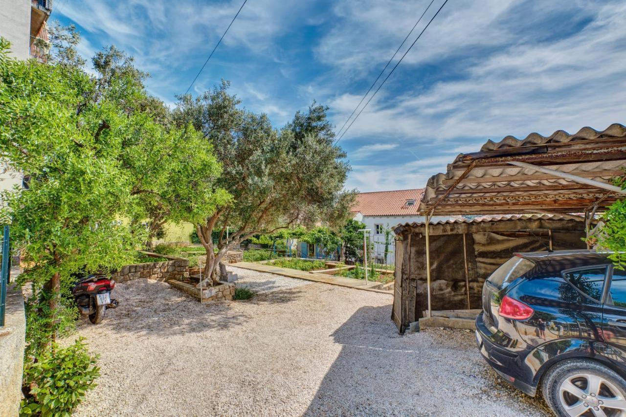 Apartment Dami Mali Losinj Exterior photo